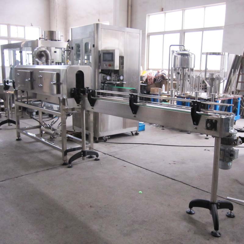 sleeve labeling machine