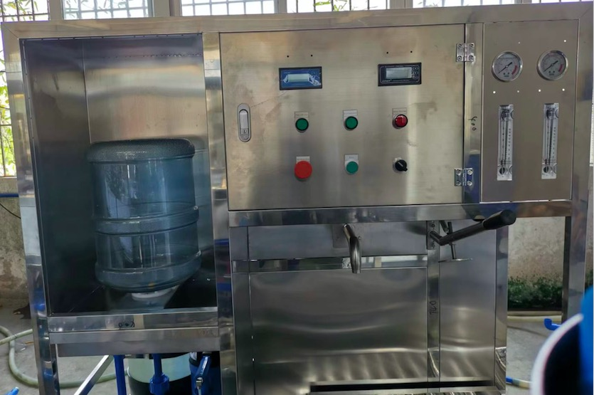 Water purifying-washing-filling-capping machine